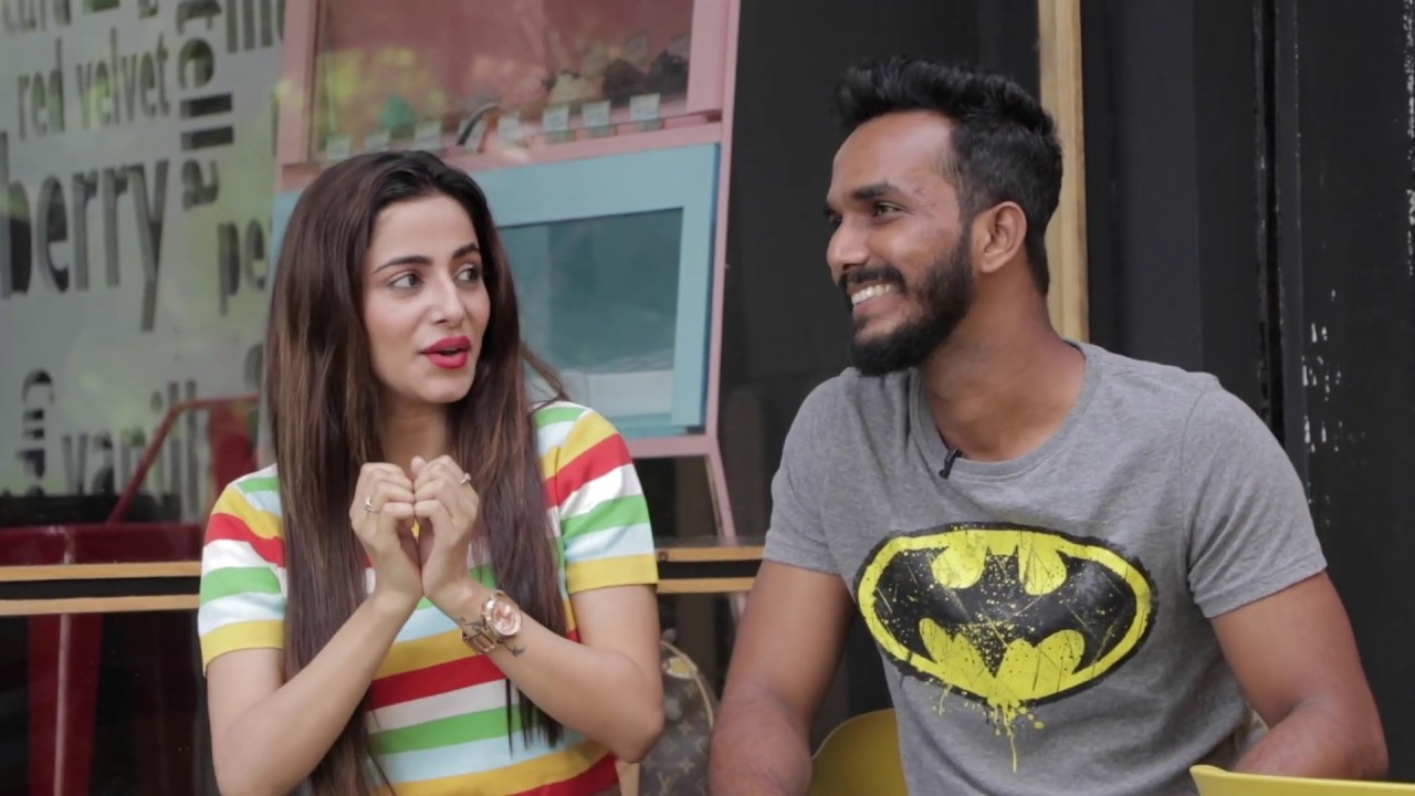 Yaha Garmi hori h, Gharme Chalte h😜FT. AJ | Latest Prank | Oye It's Uncut