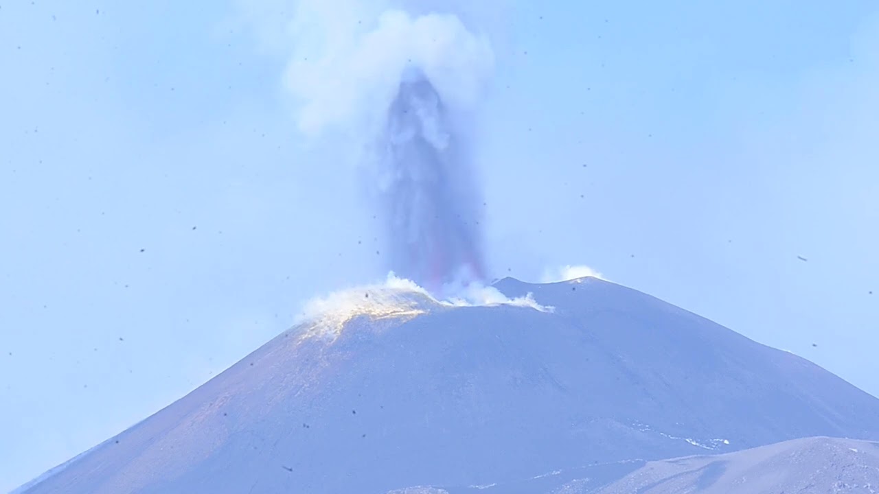 ETNA - COSI' EBBE INIZIO L'ATTIVITA' CHE HA GENERATO  IL FLUSSO PIROCLASTICO DEL SUDEST