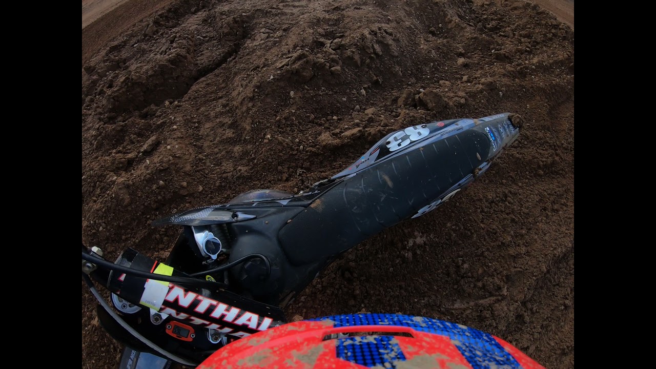 wet sloppy day at doncaster moto park, crashed in 1st corner