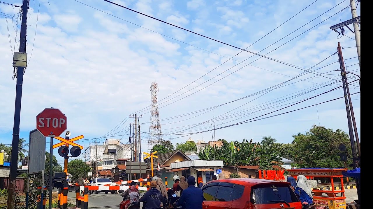 Palang Pintu Perlintasan Kereta Api Keren di Lubuk Pakam