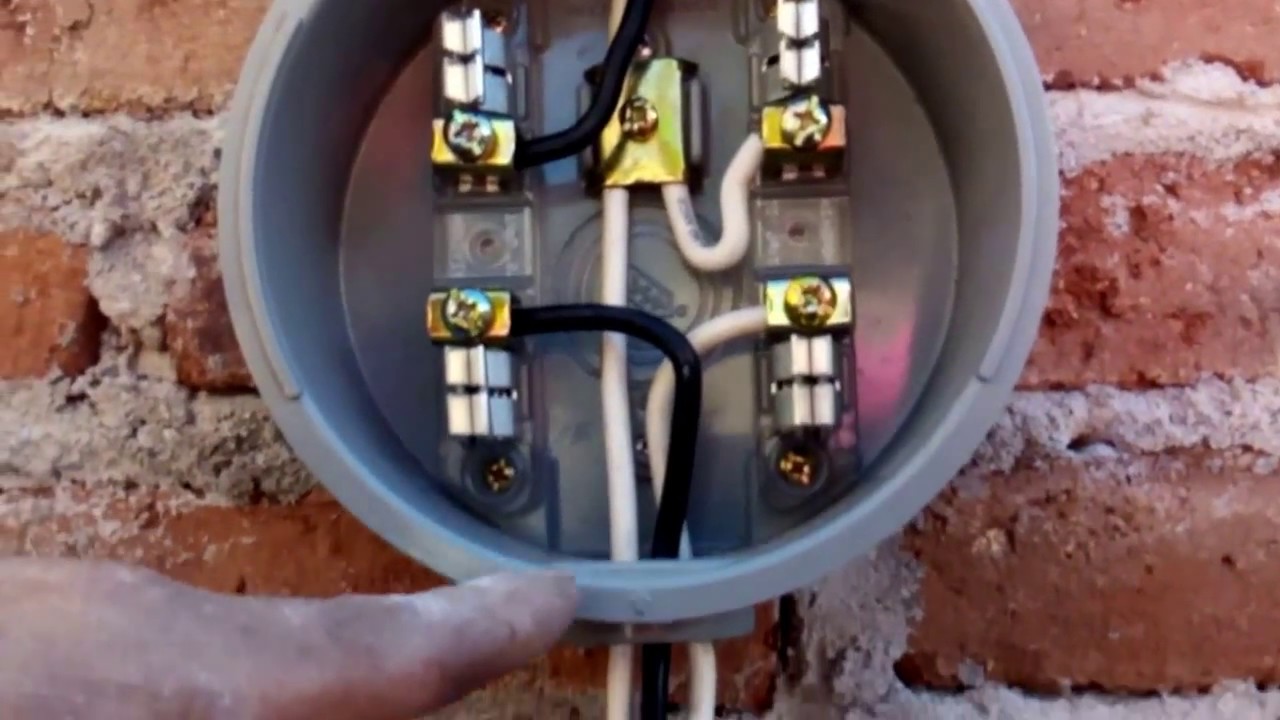 TIERRA FÍSICA, instalando 2 varillas independientes ,NEUTRO ( medidor)y TIERRA FÍSICA (vivienda)....