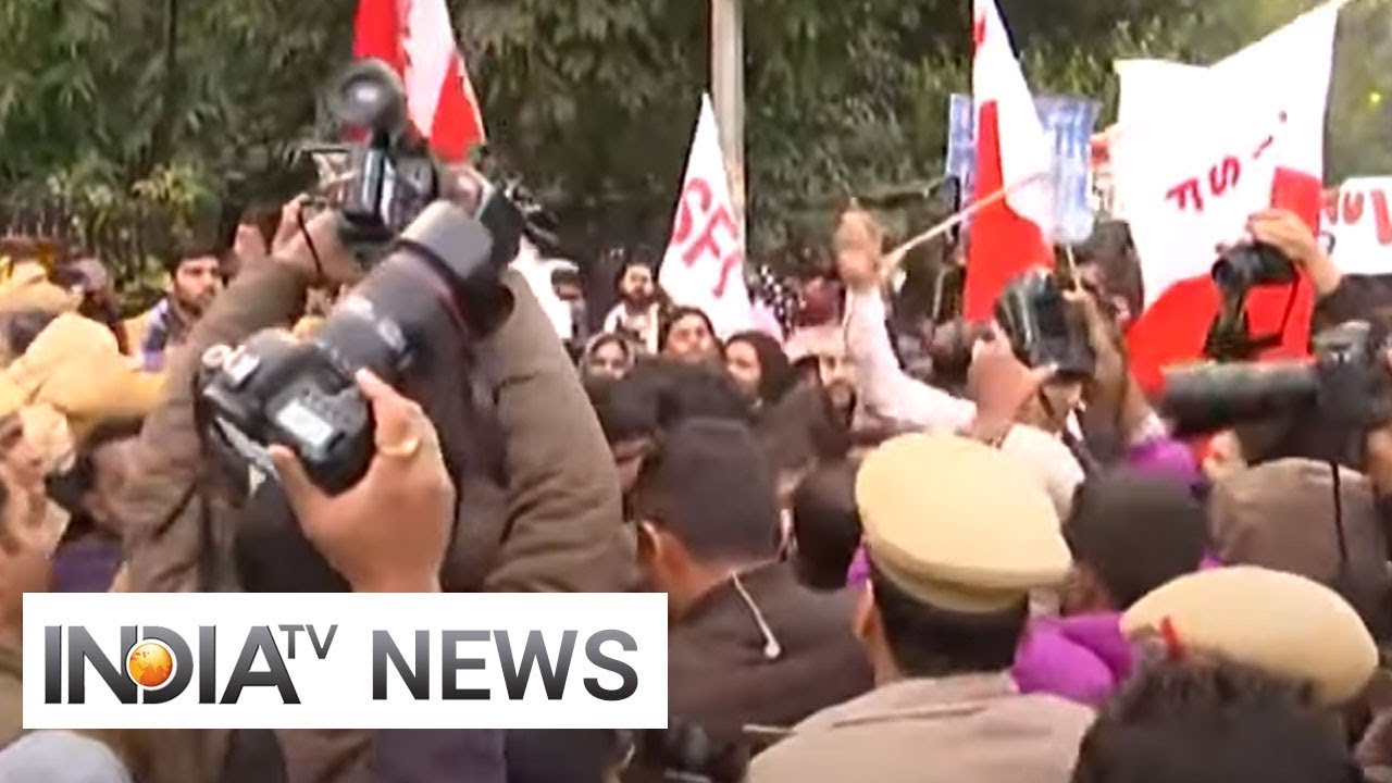 JNU students hold protest march towards Rashtrapati Bhavan, detained