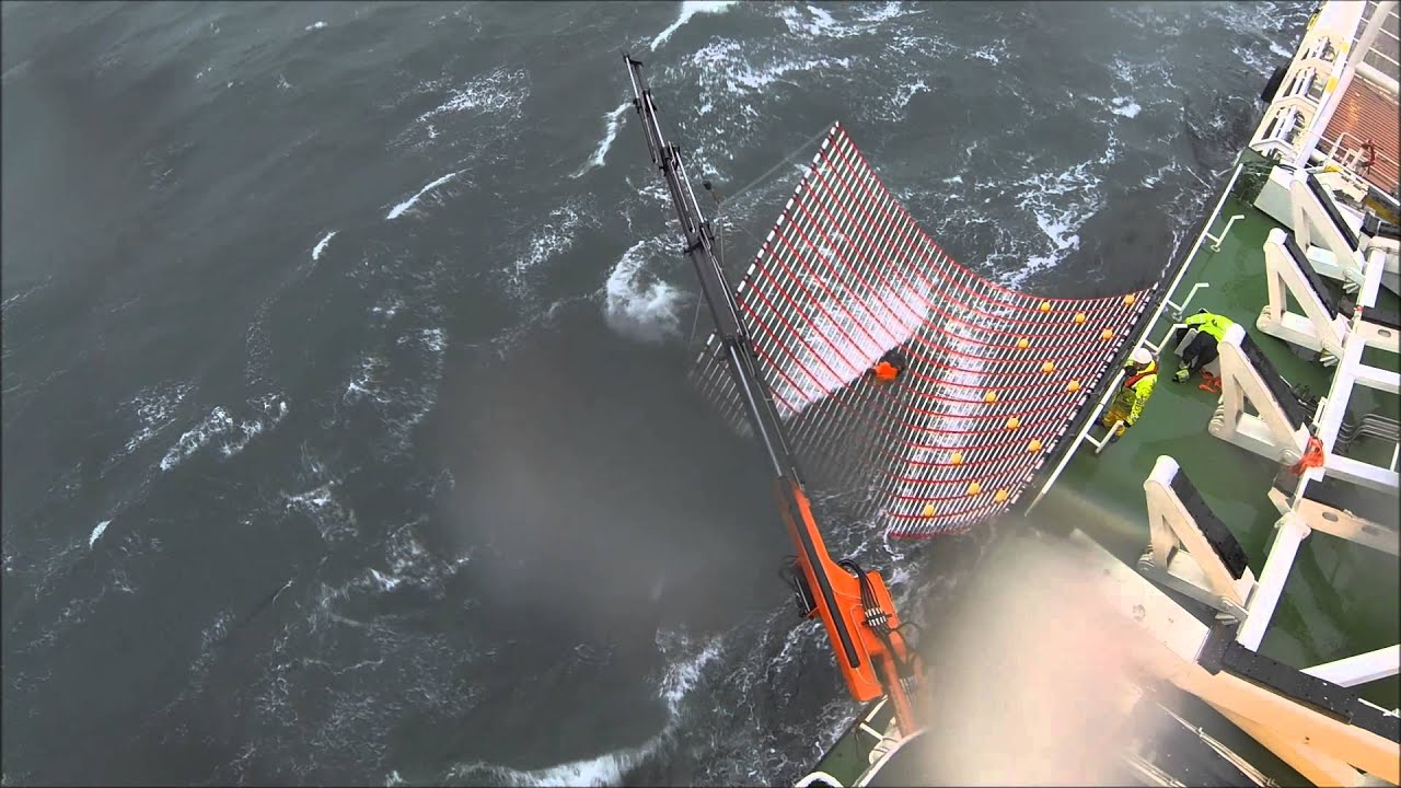 Rough weather rescue with a Dacon Rescue Scoop