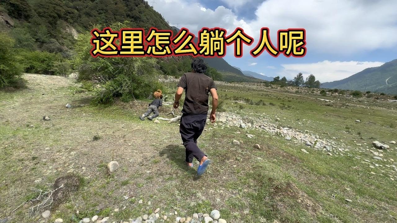 希望这位小姐姐的家人早点把她接回去 