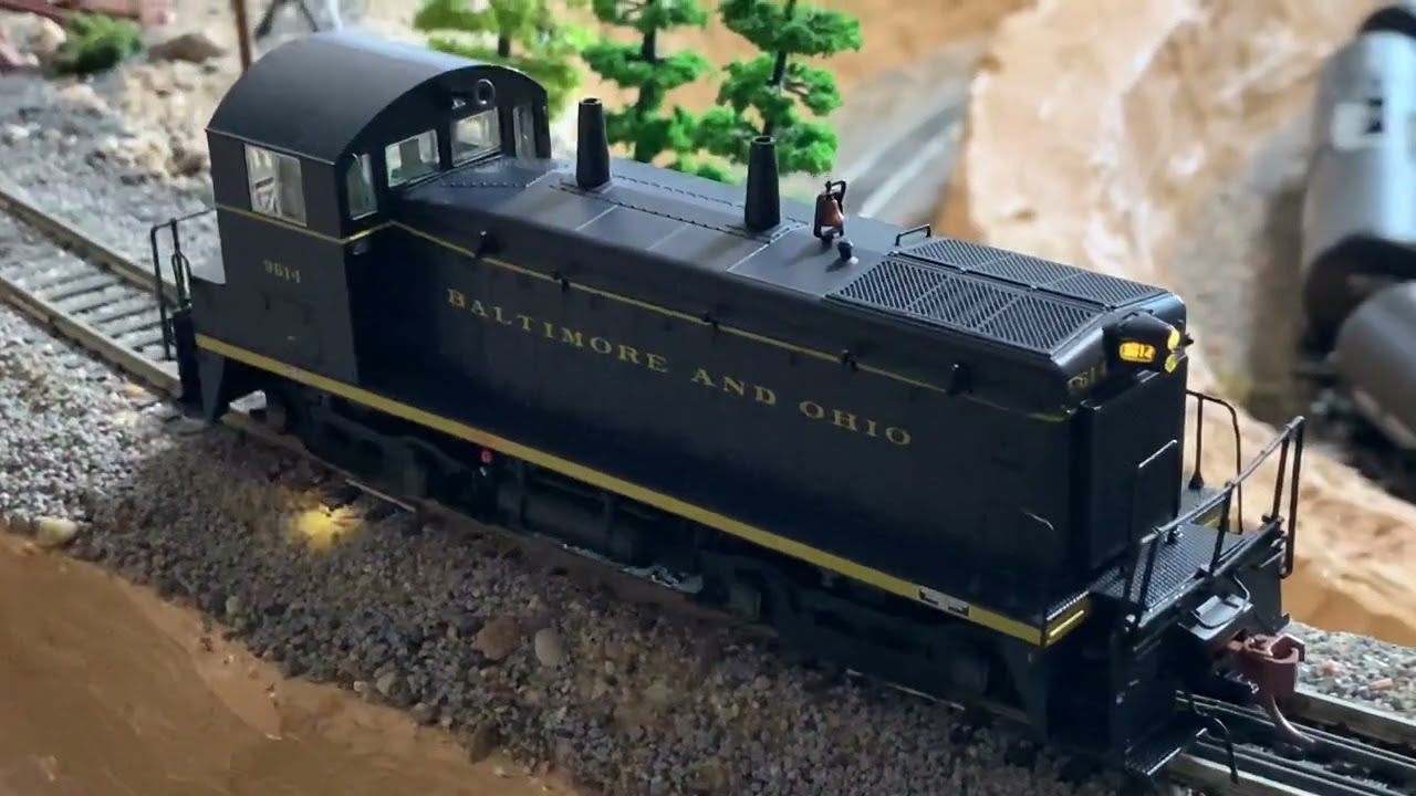 HO Scale Rapido EMD SW1200 DC / DCC Sound Diesel Switcher B & O Baltimore & Ohio