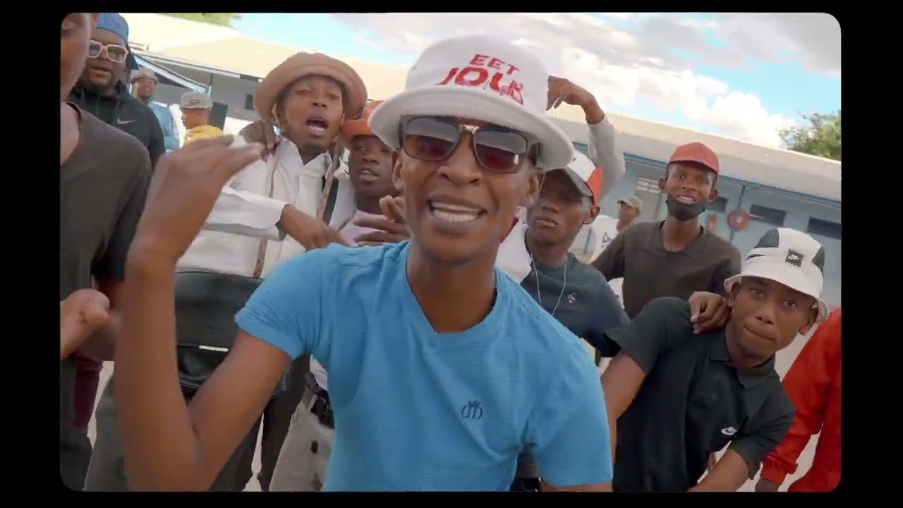 Bikie Warm Bikie Koud-Laste Hond ft Pavlov x Quera Pantwizy x De3zy Poco Loco (official music video)