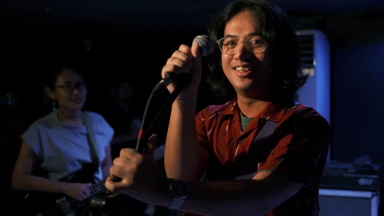 Bird Dens at Prince Daddy & The Hyena - Live in Manila
