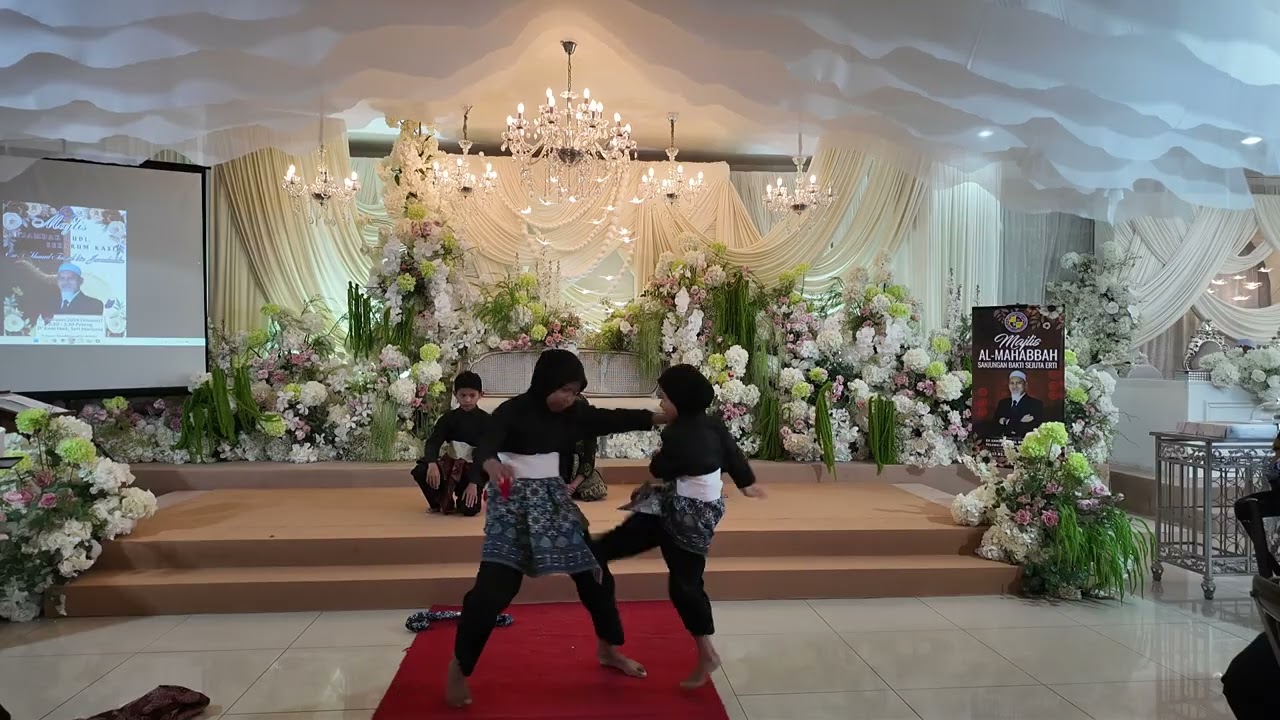 PERSEMBAHAN SILAT MAJLIS PERSARAAN USTAZ FAISAL