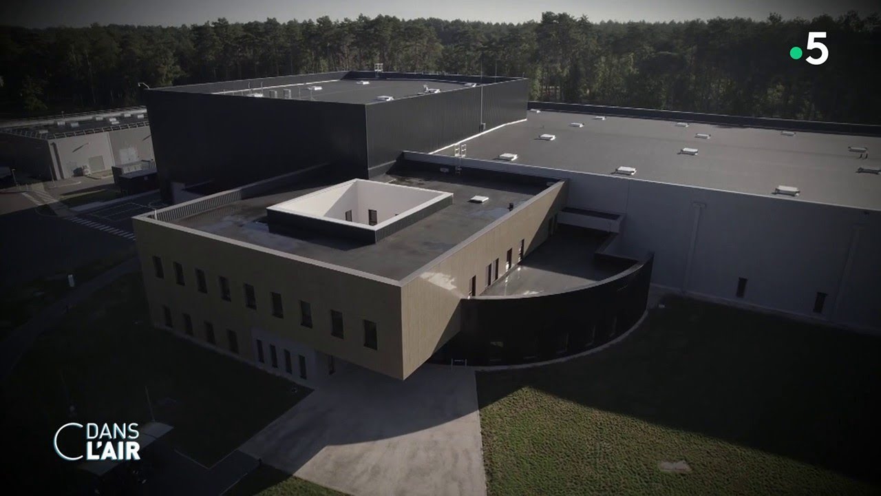 Le Cher, bastion de l'industrie française de l'armement - Reportage #cdanslair 17.02.2022