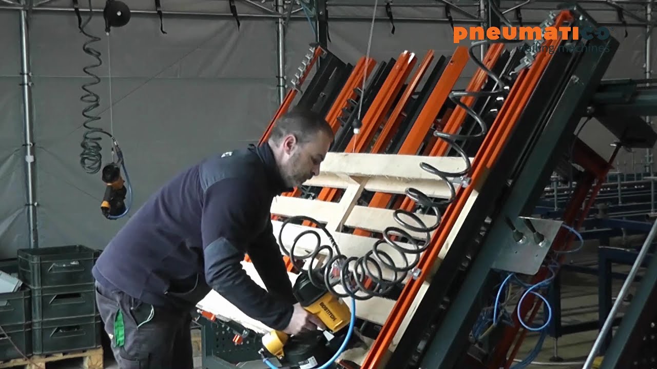 Pneumatico PT-2800 or PT-3300 - nailing block pallets