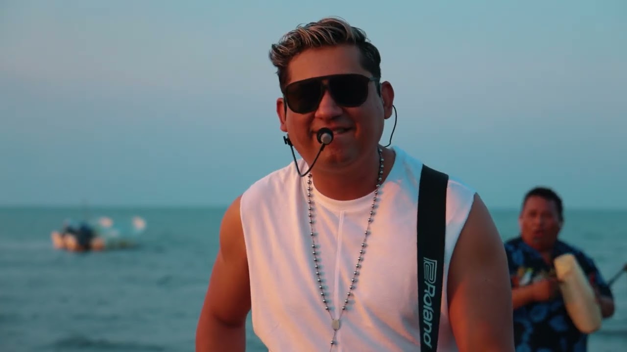La inconforme (No voy a trabajar) en vivo desde La Playa - Luis Kazanova