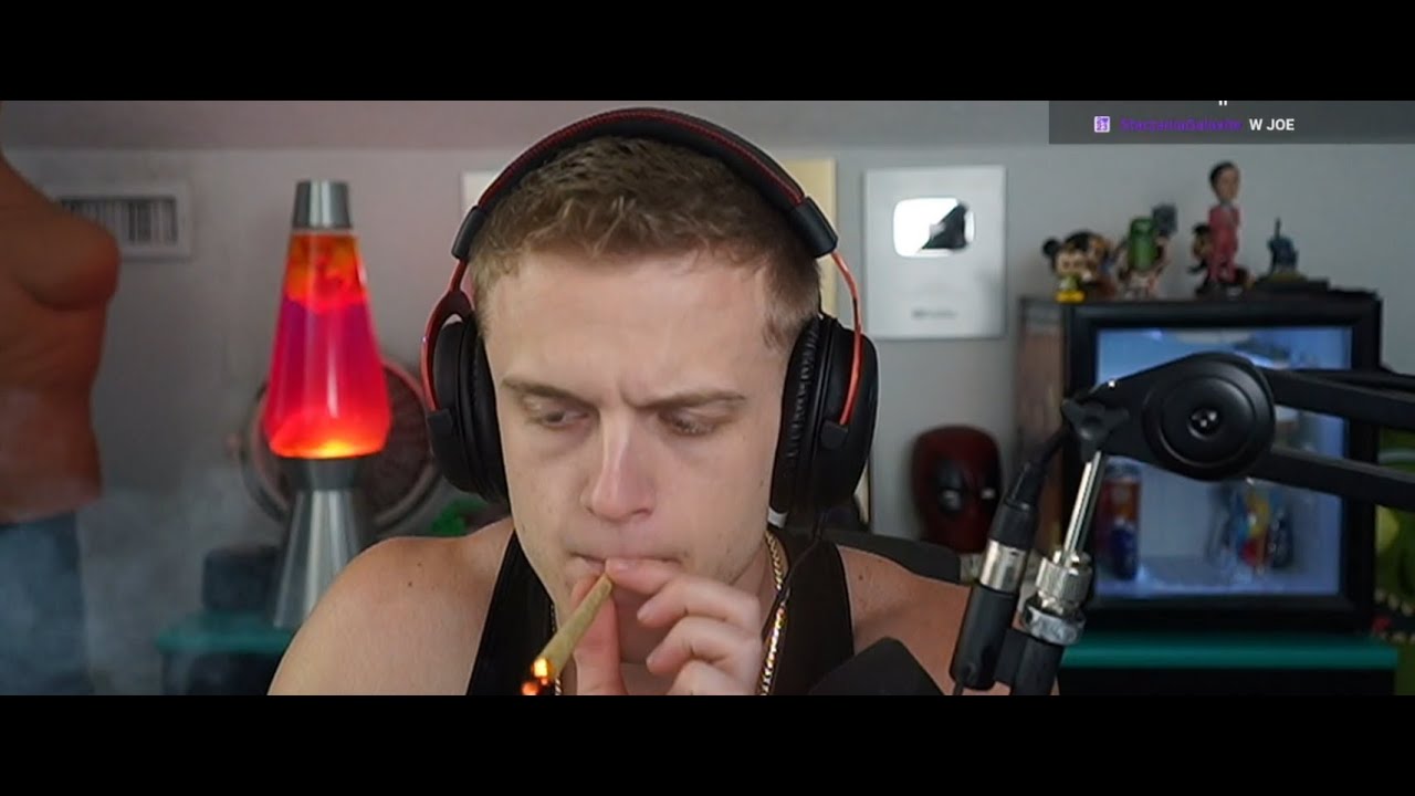Joe Bartolozzi SMOKES A JOINT ON STREAM 420