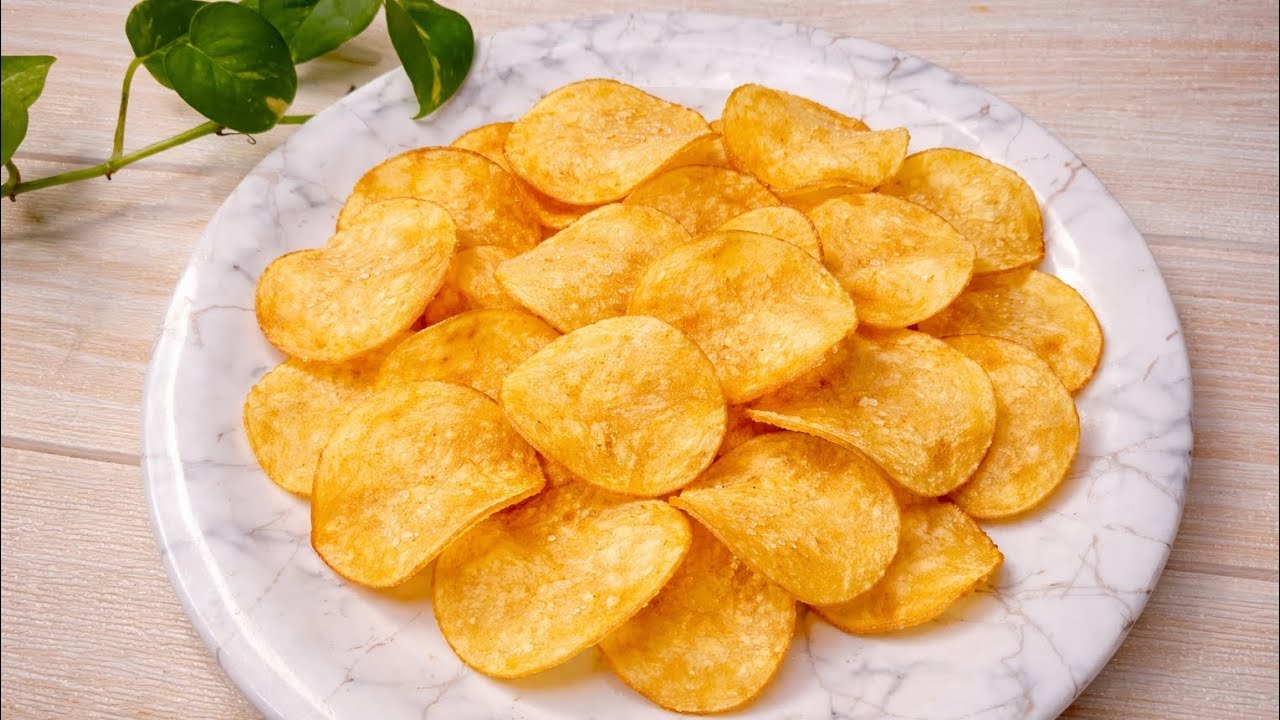 मार्केट जैसे Uncle Chips या lays बनाए घर पर बहुत आसानी से ।। Homemade Chips Recipe 