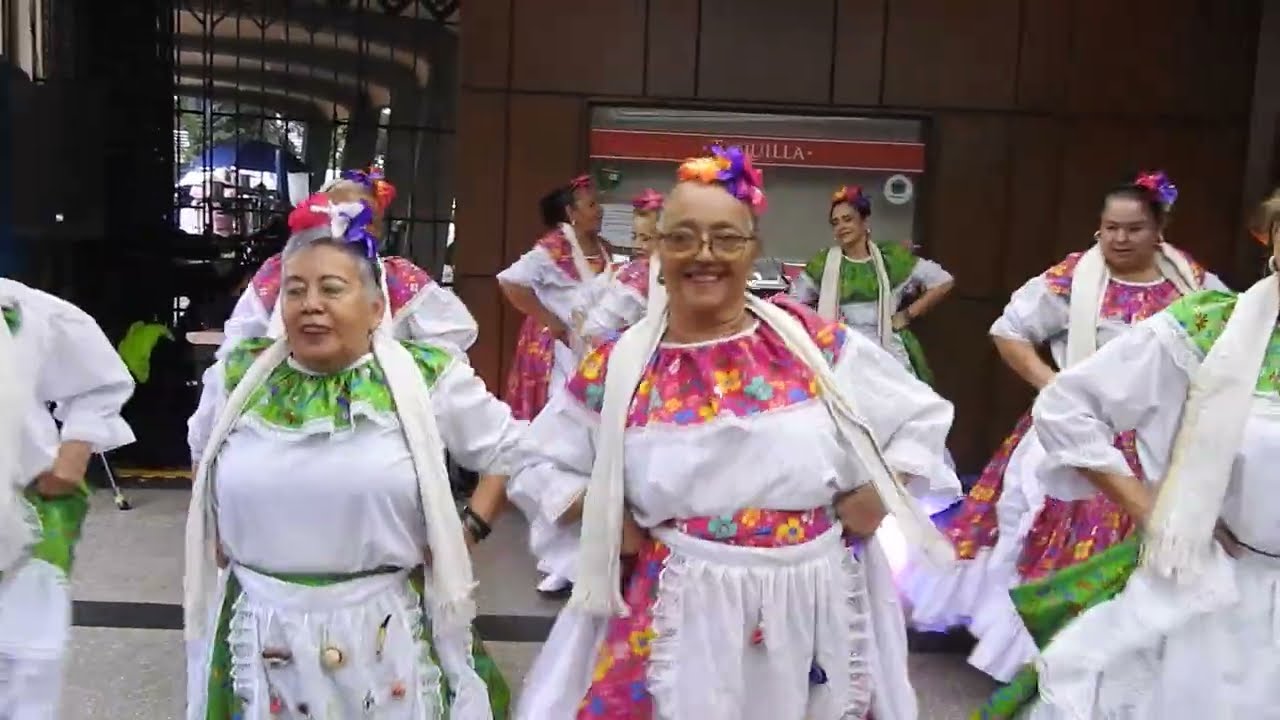 Grupo Celajes - El descachalandrado