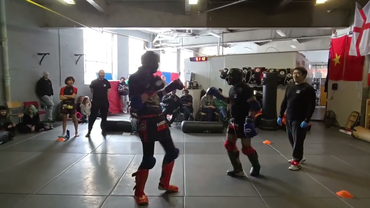 LIVE SPARRING Tom vs Mikael