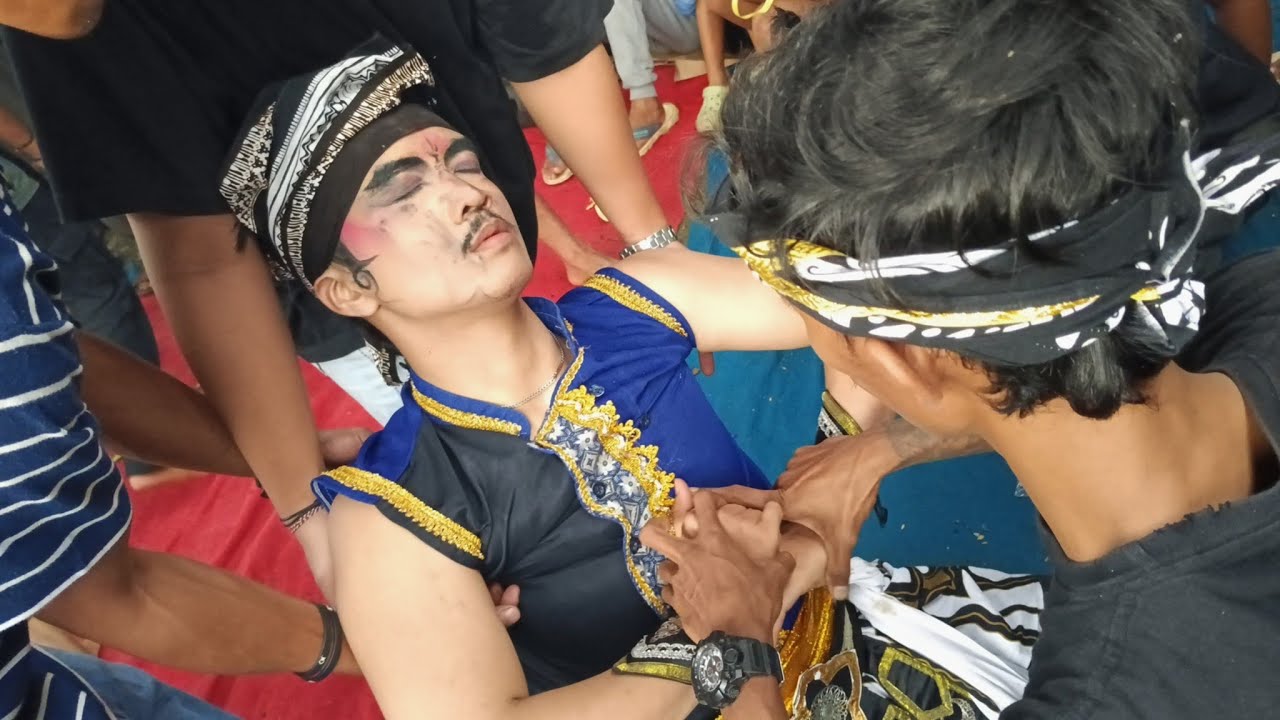 Lanjut Mendem Janturan NGESTI LARAS. Ebeg Banyumasan. Live in Purwanegara, Banjarnegara. 