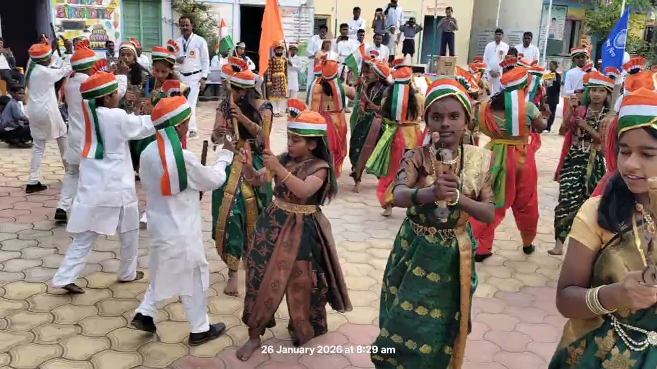 जि.प. प्रा. शाळा सिंगारवाडी तालुका किनवट जिल्हा नांदेड प्रजासत्ताक दिनानिमित्त  लेझीम सादरीकरण.