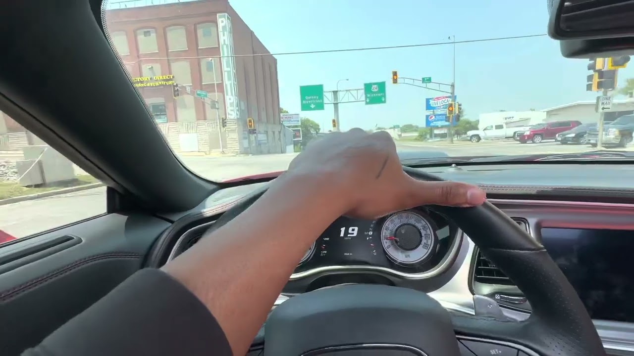 POV 3 !!! cutting up through traffic in my scat pack challenger 🐝 #pov #scatpack #dodge #subscribe