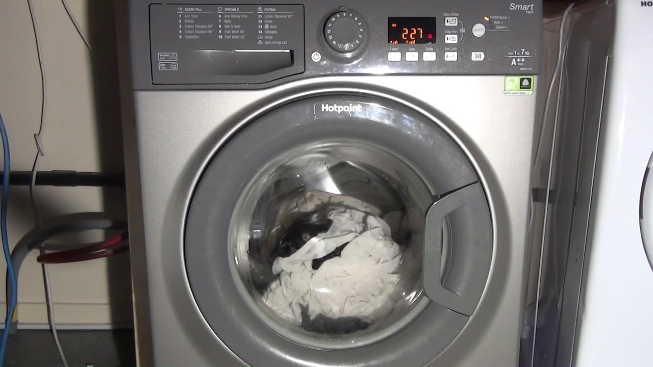 Hotpoint Smart WMFUG742G : Bed and Bath performance+ half load