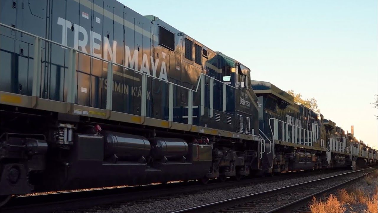 Tren Maya GE ES44ACs Arrive On BNSF's H-NSINTW, Kedzie Ave, Chicago, IL. 10-09-25.
