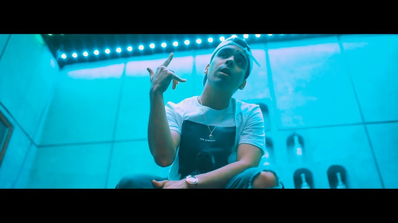 Afuera Llueve  (Video Oficial)