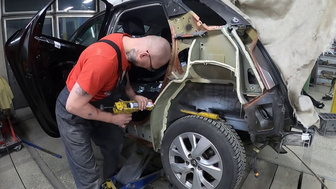 Citroen C4. Naprawa blacharska