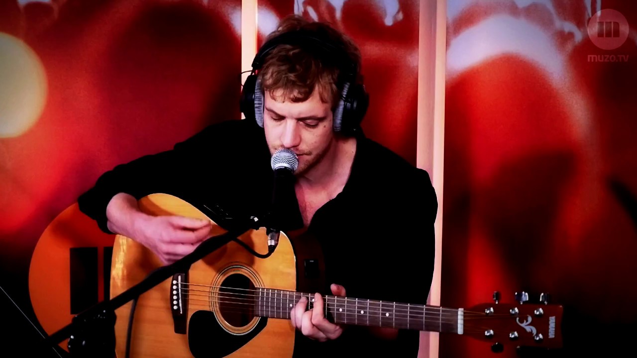 Warhaus - Love's A Stranger (Live at MUZO.FM)