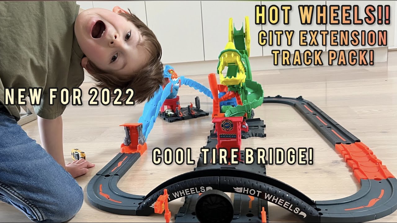 HOT WHEELS CITY EXPANSION TRACK PACK! JOIN LINCOLN AS HE EXPANDS THE NEW HOT WHEEL CITY!