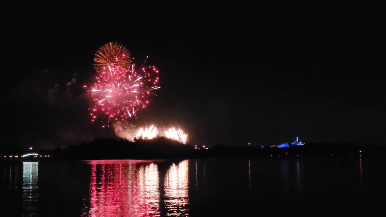 📍 You Are Here - Watching Nighttime Shows from the beach at Disney's Polynesian Village Resort