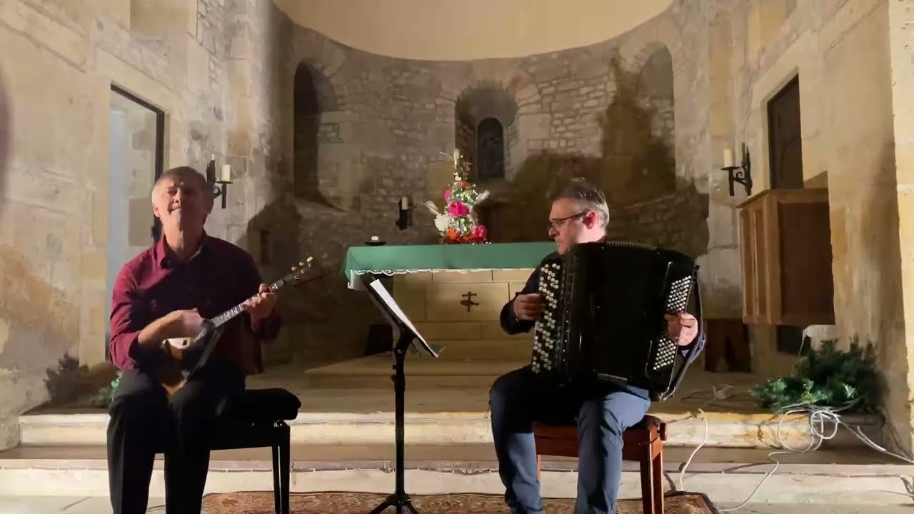 Alexei Birioukov (balalaika) et Roman Jbanov (bayan) en concert à Luneau