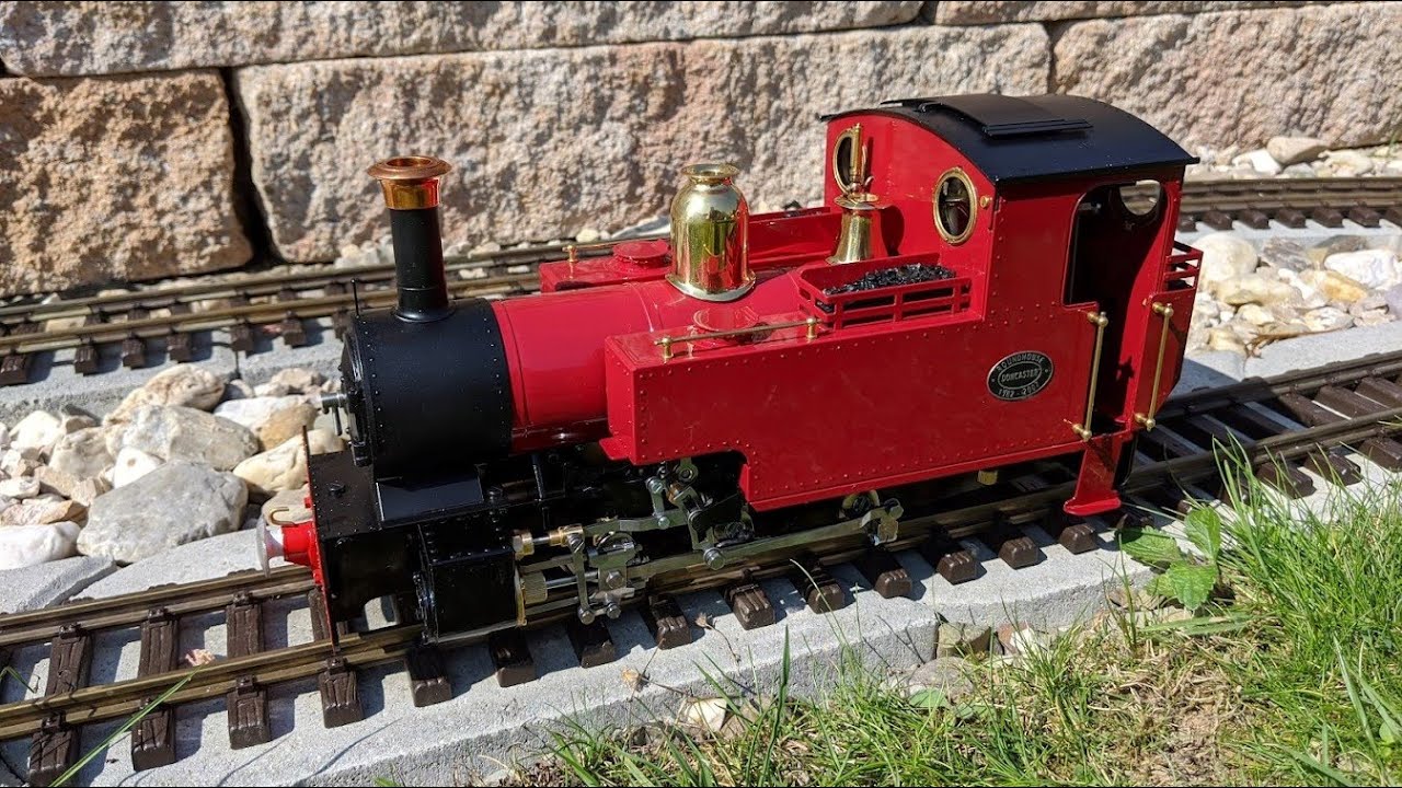 Roundhouse Silver Lady: Steam up & hauling 12 cargo wagons