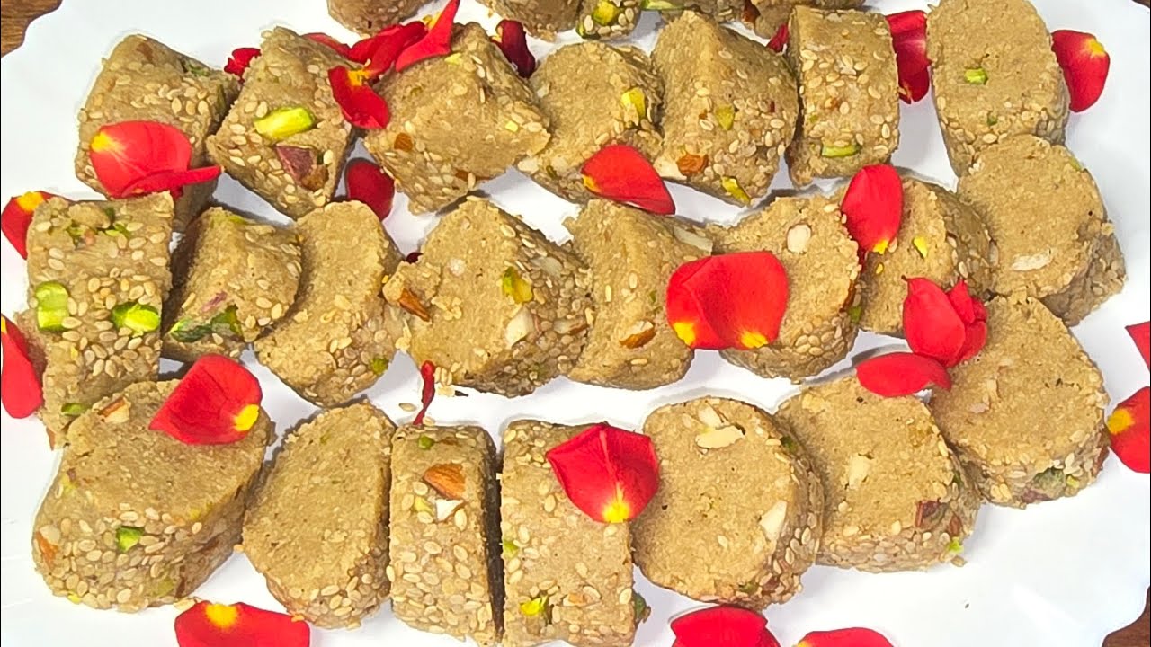 ये ह हमारी राजस्थान के फेमस तिल माबा के रोल ईतने टेस्टी और ईतने सोफ्ट की मुह मे जाते ही गुल जायगे 