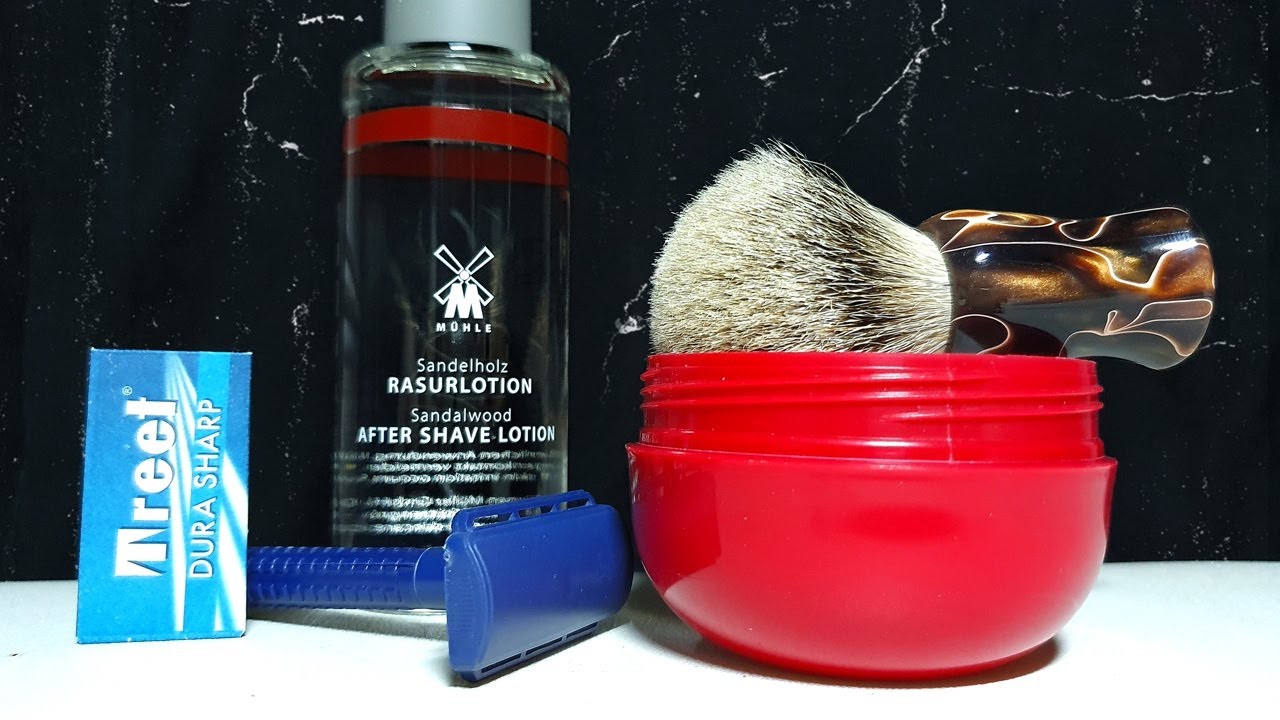 Бритье. Мыло Vitos, лосьон M&uuml;hle Sandalwood, лезвия Treet DURA SHARP, пластиковый Т станок.