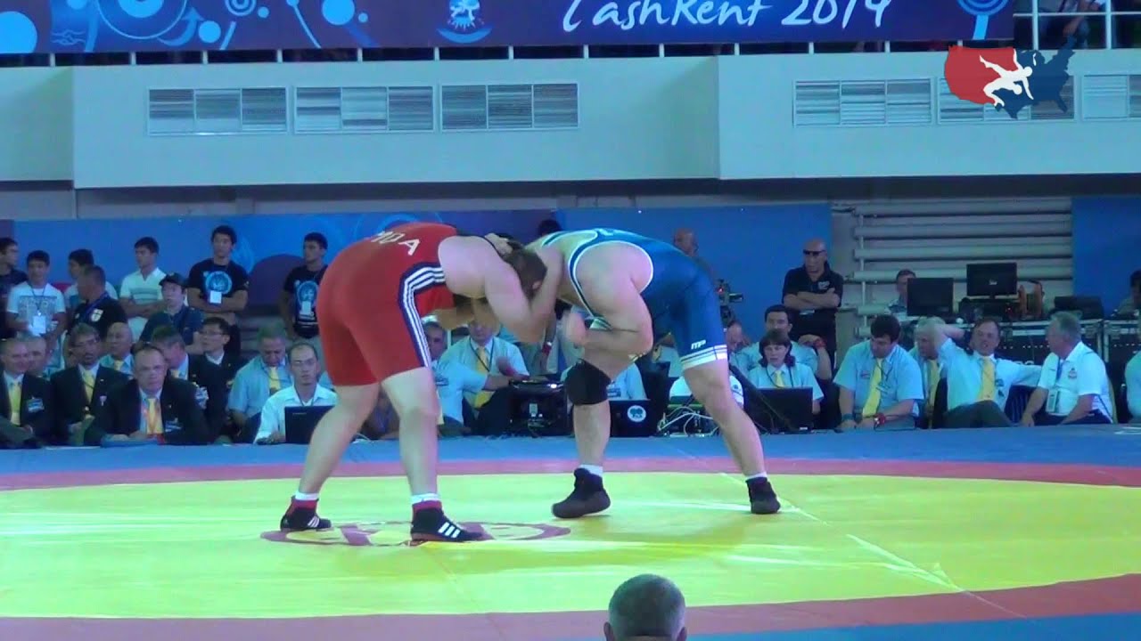 125 KG Round 1 - Tervel Dlagnev (USA) vs Alexandr Romanov (MDA)