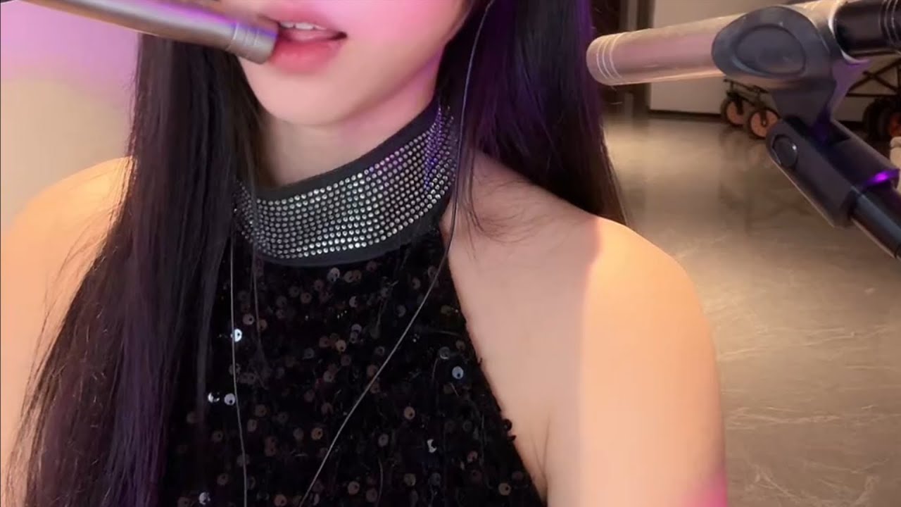 ASMR Ear Eating💦 & Massage 😻🐱