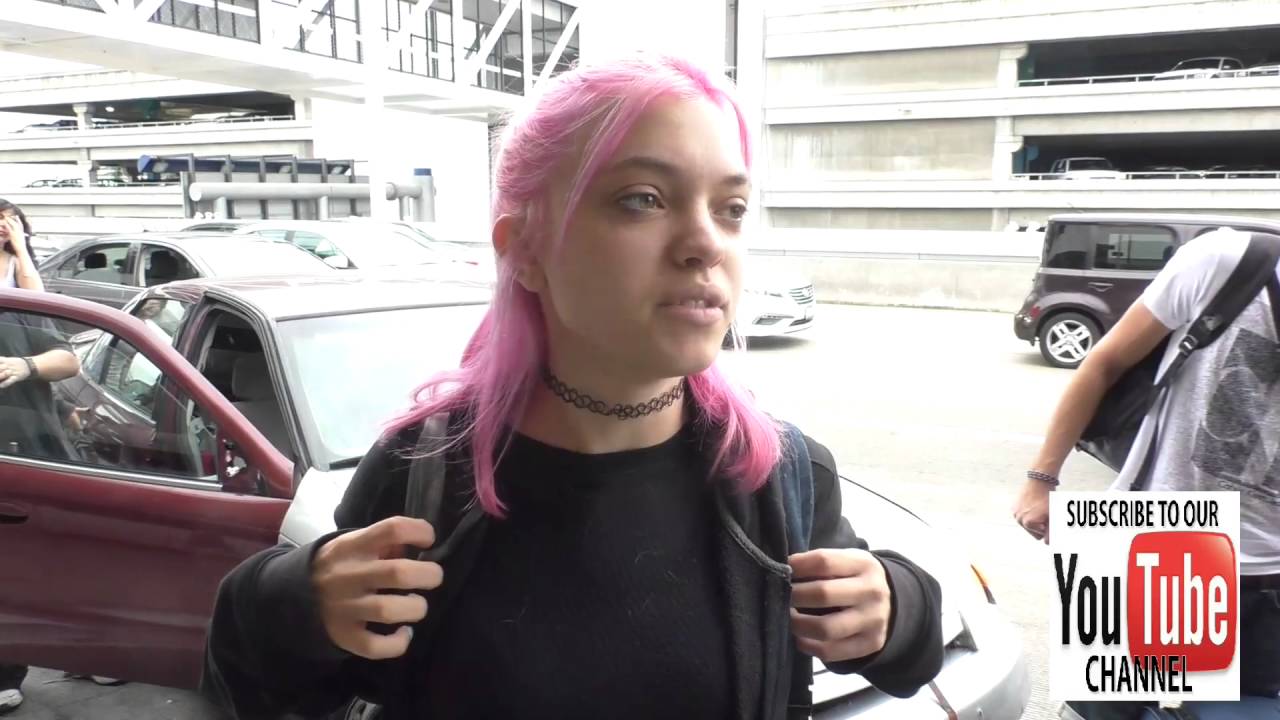 Rena Lovelis talks about wrapping up 5 Seconds Of Summer guys in bubble wrap while she was departing