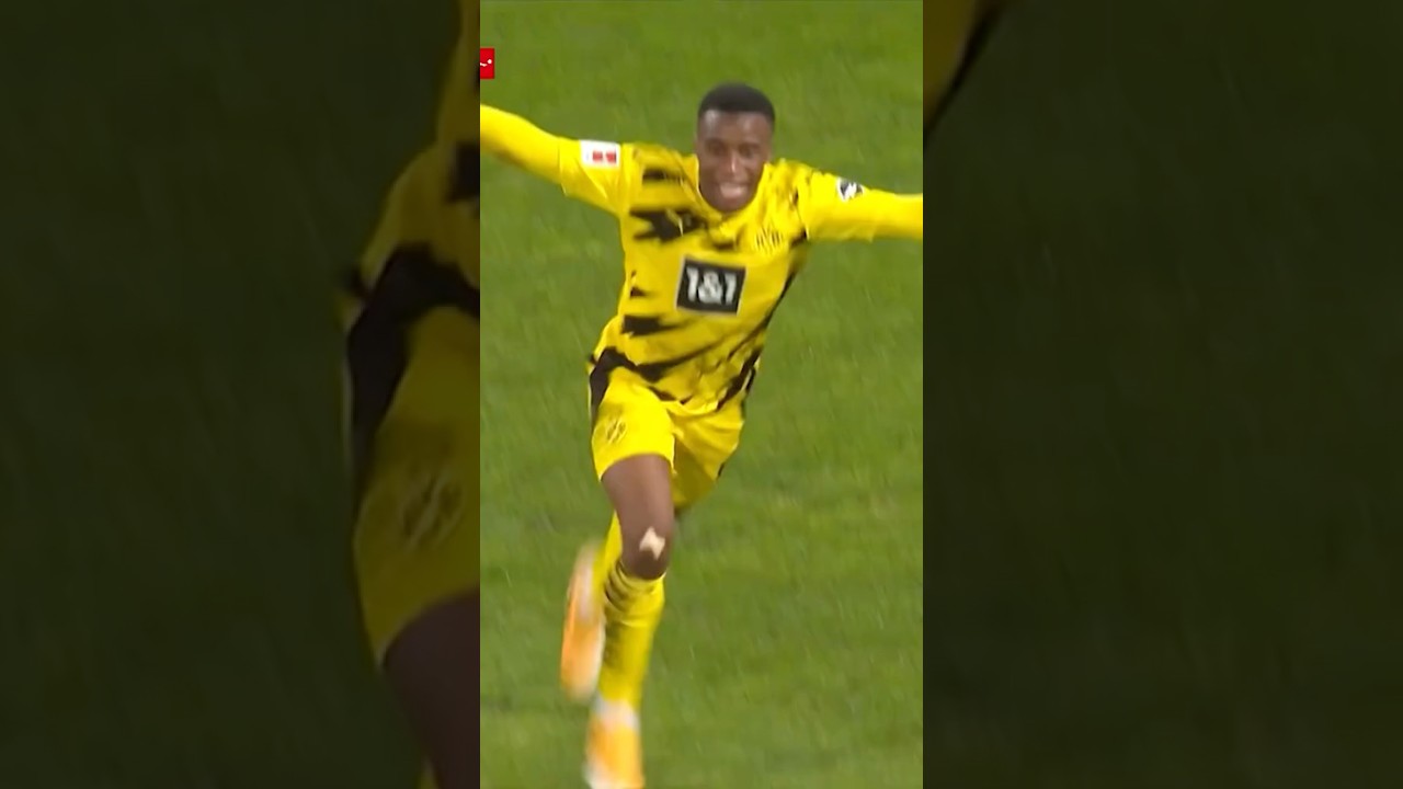 Youssoufa Moukoko Jest Oszustem! #shorts #football #soccer