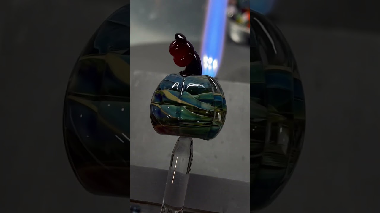 #pumpkin #glasspumpkin #falldecor #halloween #lampwork #glassart #glassblowing #glasssculpture