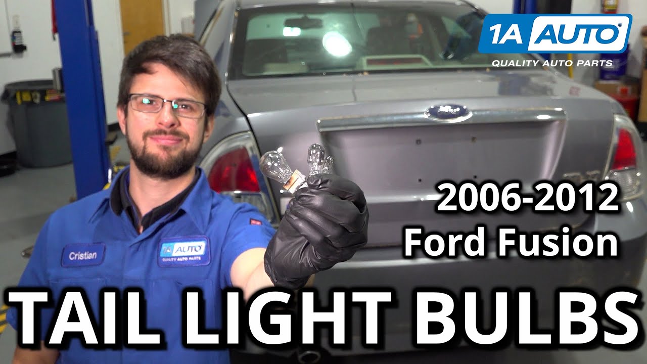 Как заменить лампы в задних фонарях Ford Fusion 2006-2012