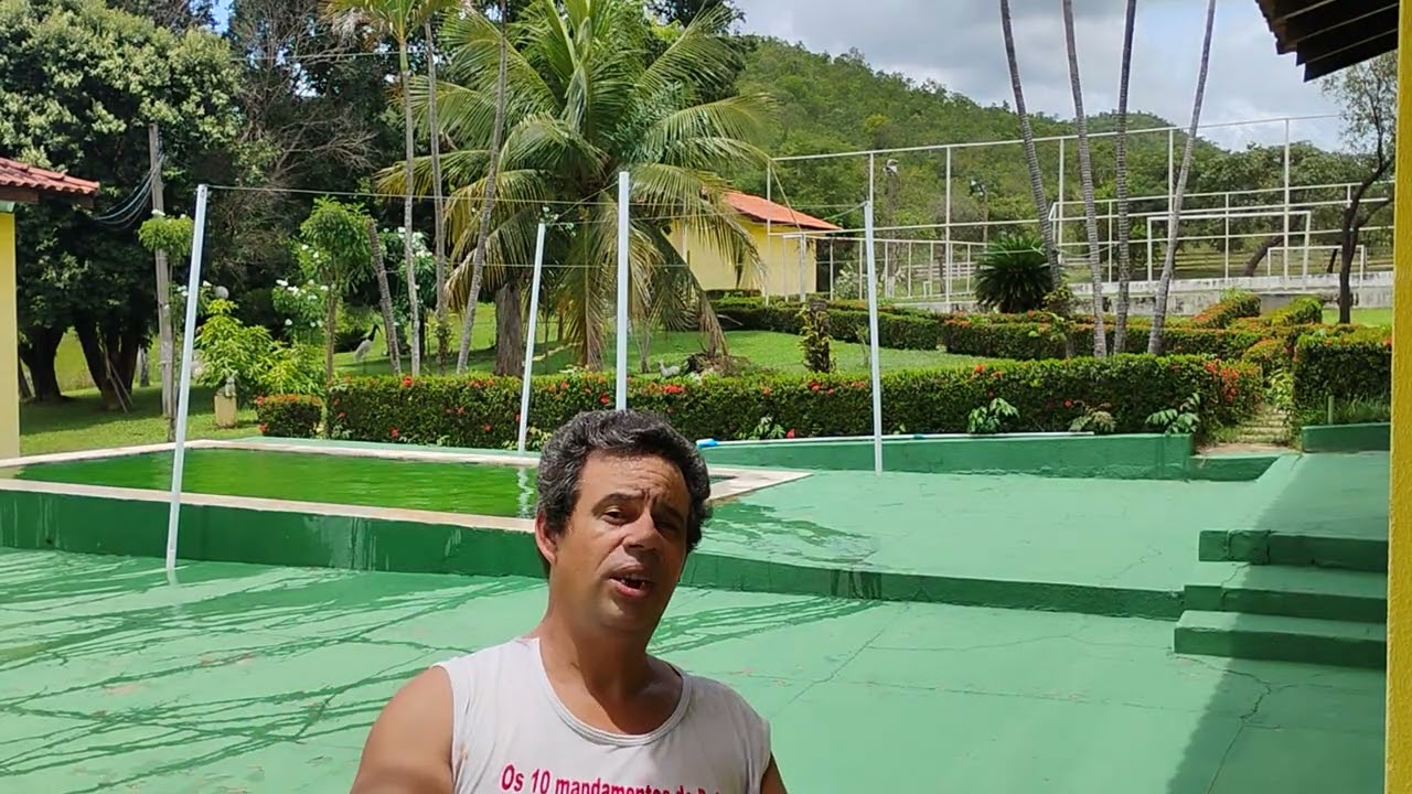 Esfregando e jogando Produto na piscina prazo para o produto agir h 24 horas 