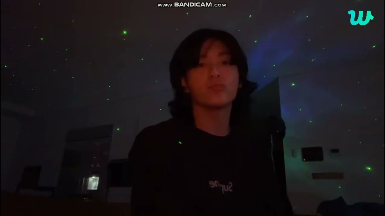 JUNGKOOK Singing and Dancing to Naatu Naatu (Eng Subs)