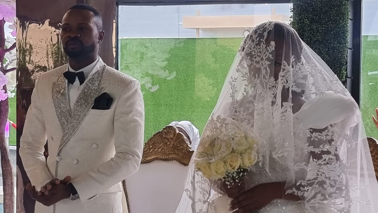 PAGE ROSE: BÉNÉDICTION NUPTIALE DU COUPLE DON NGEMBO A PARIS, LE 28/10/23.