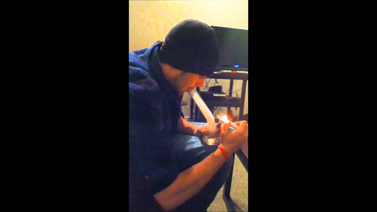 Milk hit of Trainwreck out of mini bong