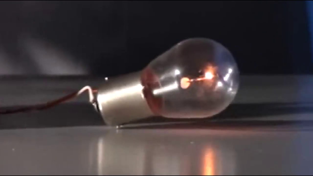 Interesting experiment in superconductivity: Liquid nitrogen vs light bulbs