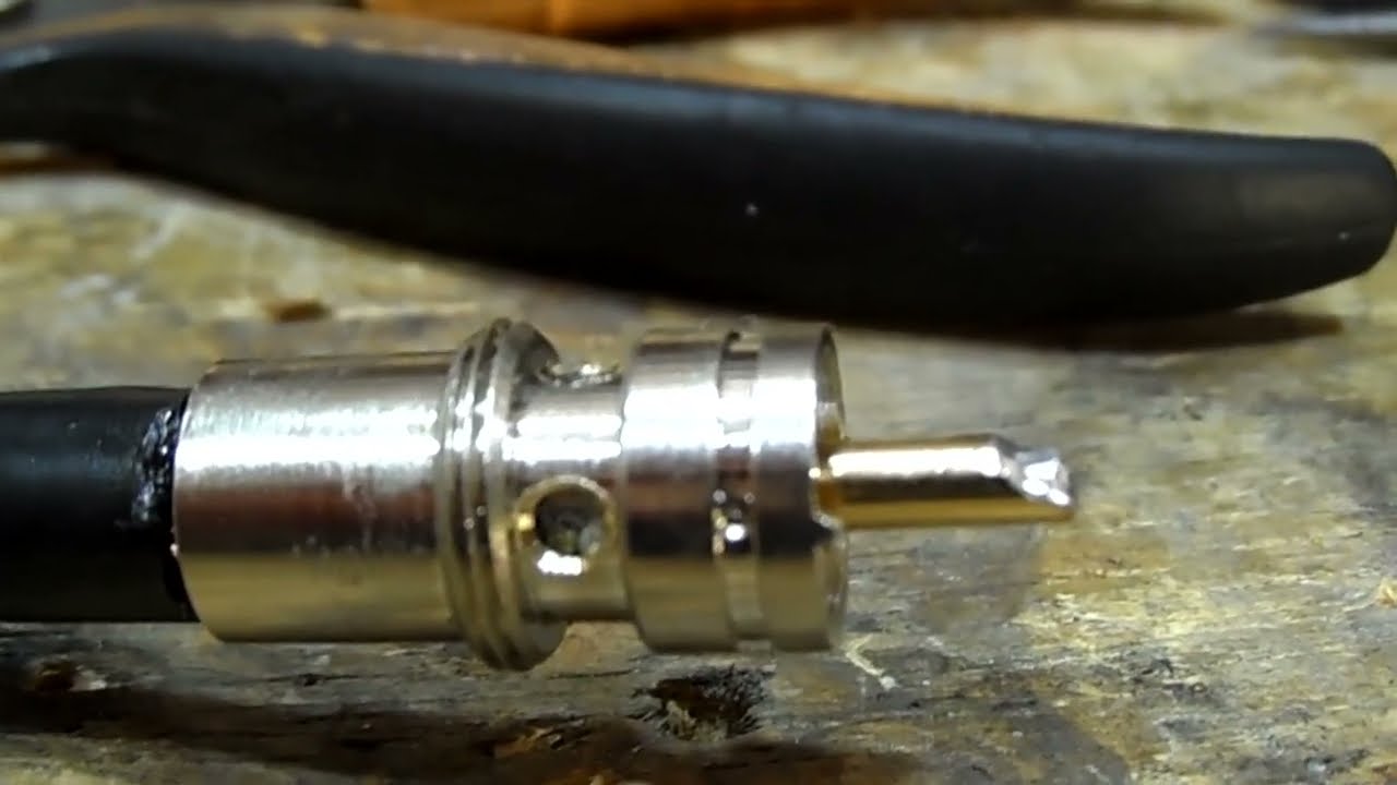 CONFECÇÃO DE CABO PARA ANTENA  UTILIZANDO O RG213.