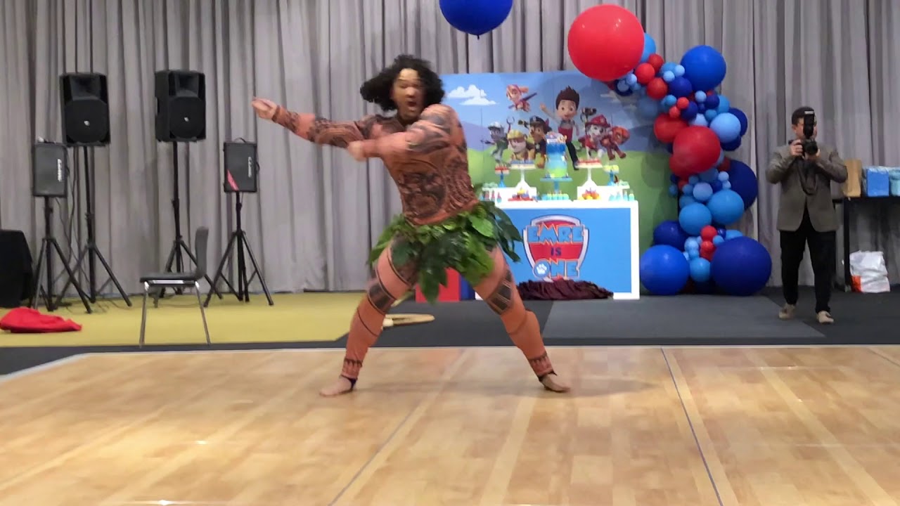 Dancing Maui Show