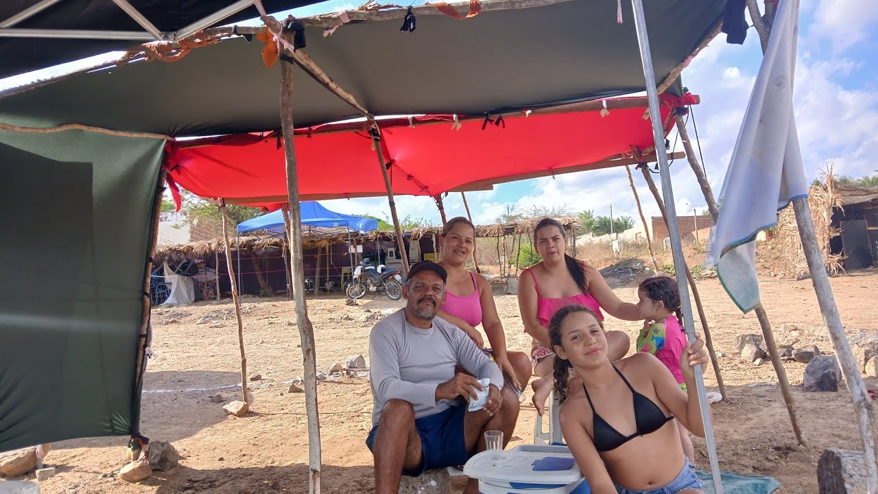 Eu e minha família Passando a tarde Na barragem de caboca