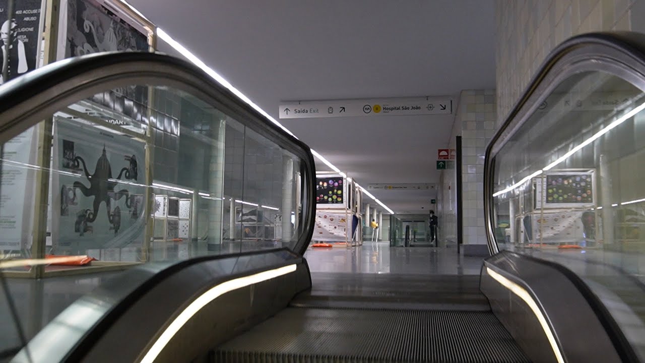 Прогулка по станции метро São Bento, Порту