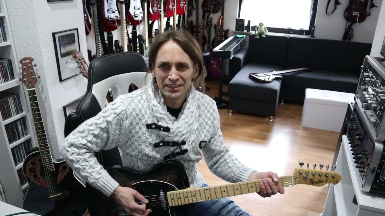 Strat or Tele? - Harley Benton ST-70 vs. TE-70 black paisly