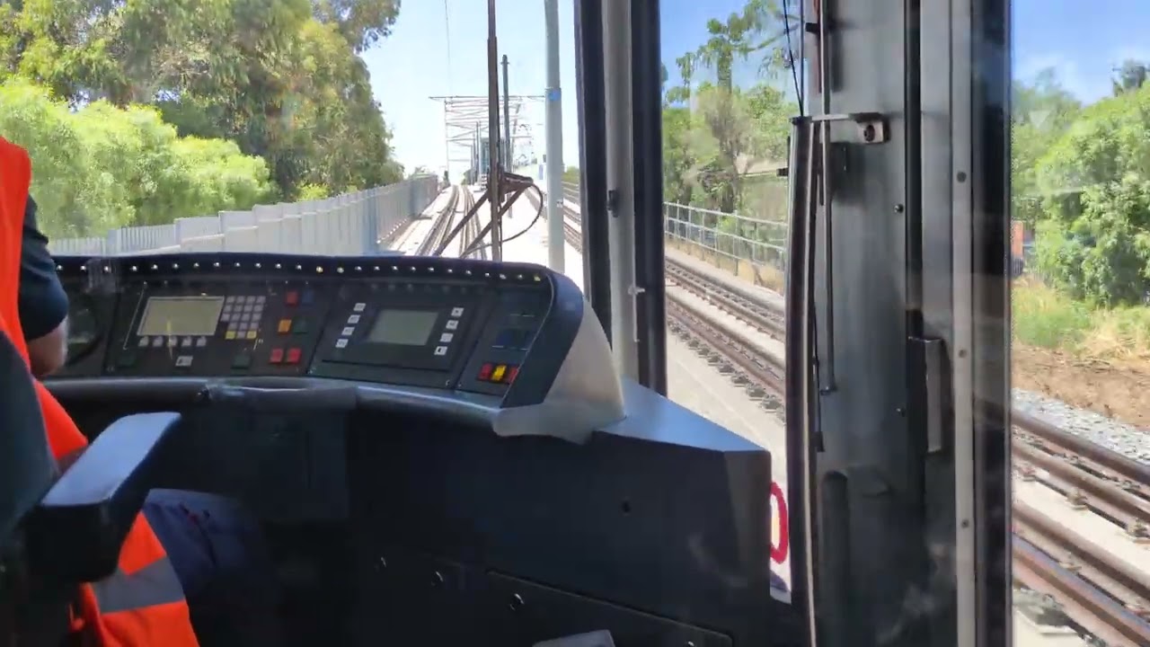 Glenelg Tram crossing new South Road bridge 
